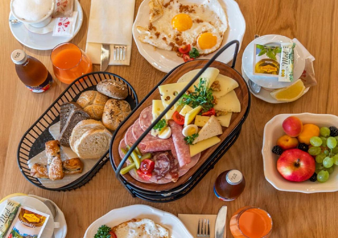 Guesthouse & Camping Danica Бохинь Экстерьер фото